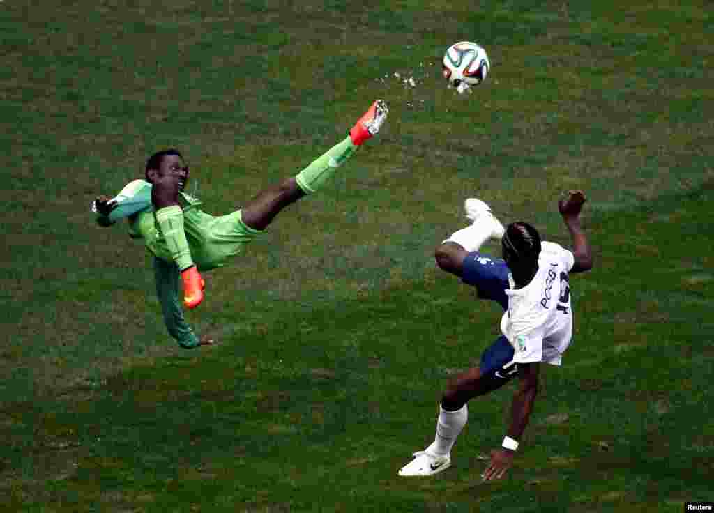 Fransa-Nigeriya &ndash; 2:0. Juwon Oshaniwa vs. Paul Pogba.
