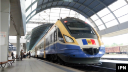 În prezent, R. Moldova nu are nici un kilometru de cale ferată electrificată, iar ecartamentul este cel rămas de pe timpul Uniunii Sovietice.