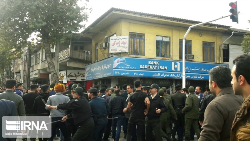 Iranska revolucionarna garda 'uhapsila oko 100 vođa protesta'