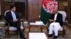 تصویر منتشرشده از سوی ارگ ریاست‌جمهوری افغانستان دیدار اشرف غنی و مارک اسپر را نشان می‌دهد
