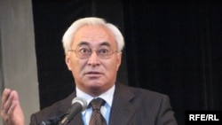 Первый вице-премьер-министр Кыргызстана А.Муралиев