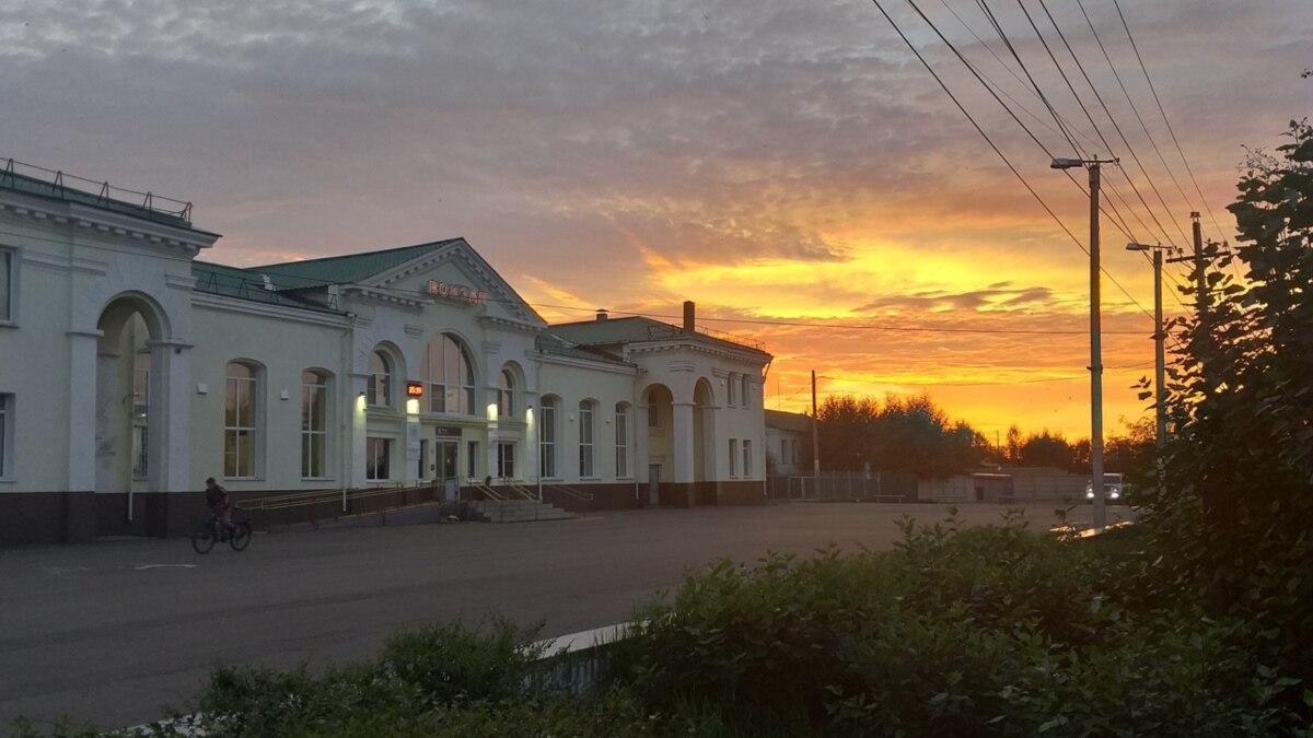 Индекс борзя забайкальский край. Станция Борзя Забайкальский край. Железнодорожная станция Борзя. Город Борзя площадь. ДКЖД Борзя.