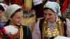 Македония: женщины в традиционных национальных костюмах 