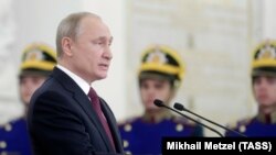 Владимир Путин во время церемонии вручения государственных наград в Кремле, 12 июня 2019 года.