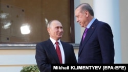 Vladimir Putin (solda) və Recep Tayyip Erdogan, noyabr, 2017-ci il