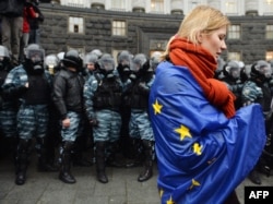 Именно так начинались первые мирные протесты в Киеве в ноябре 2013 года