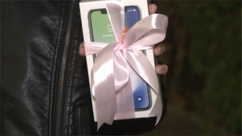 Дагестанерчу берашна совгIатна iPhone X телефонаш елла Кадыровс