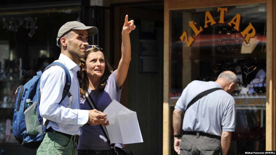 Procjenjuje se da takozvana siva zona u bh. turizmu pojede više od milijardu maraka: Turisti u Sarajevu