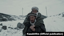 Кадр из фильма казахстанского режиссера Сабита Курманбекова «Оралман». 