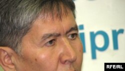 Opposition candidate Almazbek Atambaev