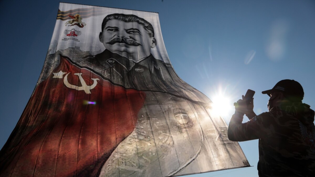 v-rossii-reshili-perenesti-mozaiku-so-stalinym-iz-hrama-minoborony-v-muzey В России решили перенести мозаику со Сталиным из храма Минобороны в музей