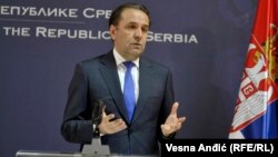 Српскиот министер за трговија, туризам и телекомуникации Расим Љајиќ 