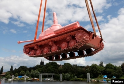 A pink tank, one of the symbols of the fall of the communist regime in the  Czech Republic, was delivered to Prague from the Military Museum Lešany :  r/TankPorn