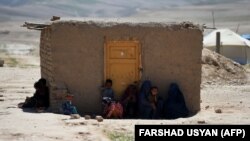 آرشیف، یک فامیل بیجاشده داخلی در افغانستان