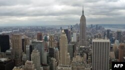 Empire State Building - вид из Rockefeller Center