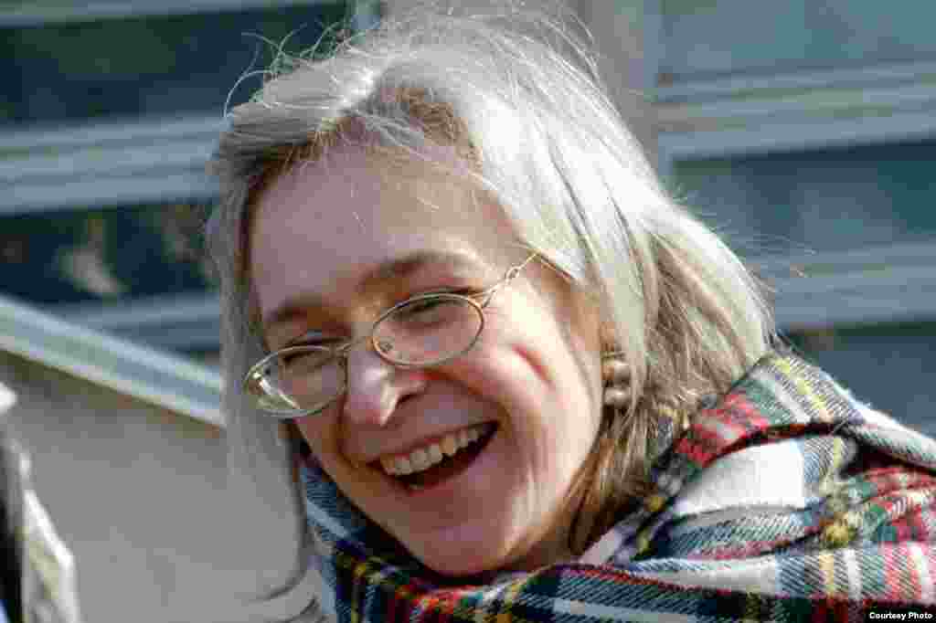 Anna Politkovskaya; foto Novaya Gazeta, (fără dată)