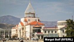Здание парламента Нагорного Карабаха в Степанакерте