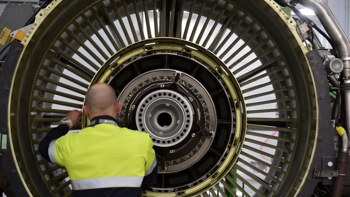 S7 will cut the winter schedule due to problems with the Airbus 321neo engines