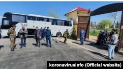 “Дўстлик” оромгоҳида карантинда сақланганлардан 292 нафарига уйига рухсат берилди.