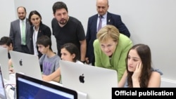 Armenia - German Chancellor Angela Merkel visits the TUMO Center for Creative Technologies in Yerevan, 24 August 2018.