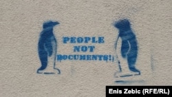 "Ljudi nisu dokumenti", jedan od grafita u Zagrebu