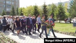 Қуғын-сүргін және ашаршылық құрбандарын еске алуға келген тұрғындар. Петрпавл, 31 мамыр 2019 жыл. 