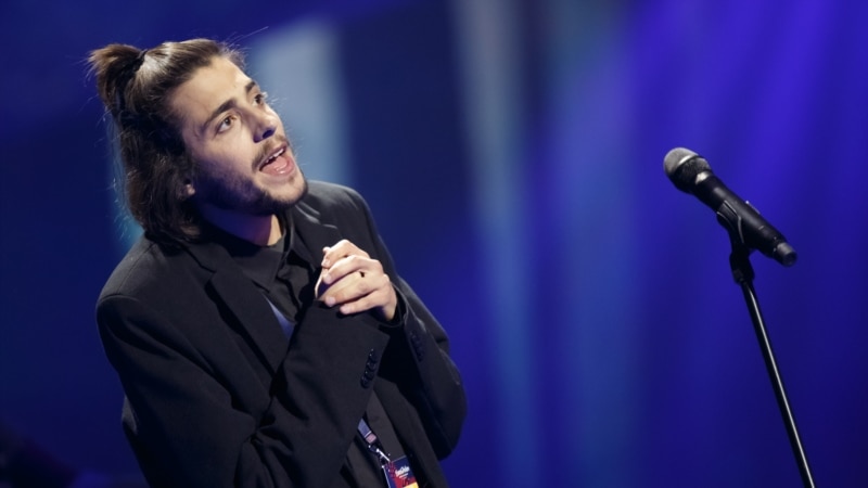 Португалец Сальвадор Собрал выиграл главный приз конкурса «Евровидение-2017»
