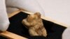 "Швабская Венера" - недавно найденная в пещере на юге Германии женская фигурка, вырезанная из бивня мамонта