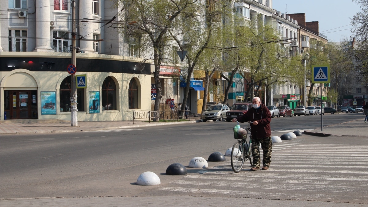 Пешеходный Бахмут. На время карантина в городе остановили общественный  транспорт