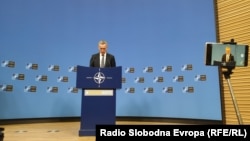  „Guvernul Irakului ne-a transmis dorința ca NATO să continue activitățile de formare, consiliere și consolidare a capabilităţilor forţelor armate irakiene”, a declarat secretarul general al NATO, Jens Stoltenberg