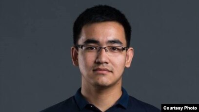 Бұлшық ет қыздармен порно онлайн Менің сүйікті порно видеом бар еді, мен оны көруге шақырдым.