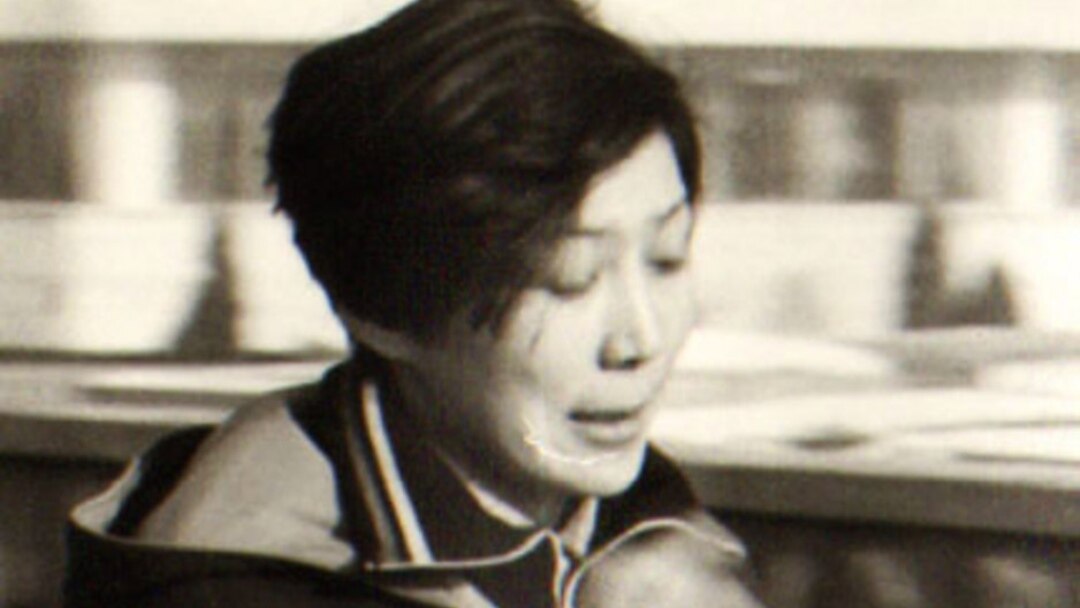 Қысқа юбка киген лесбиянка қыздар