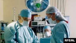 Однак в Україні досі немає усіх інструментів, необхідних для такої хірургії, зазначають лікарі