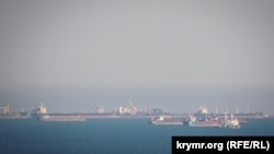 Скопление судов в Керченском проливе, иллюстрационное фото