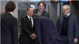 Д. Медведев в сопровождении К. Эрнста пришел в компанию ВГТРК на свою пресс-конференцию