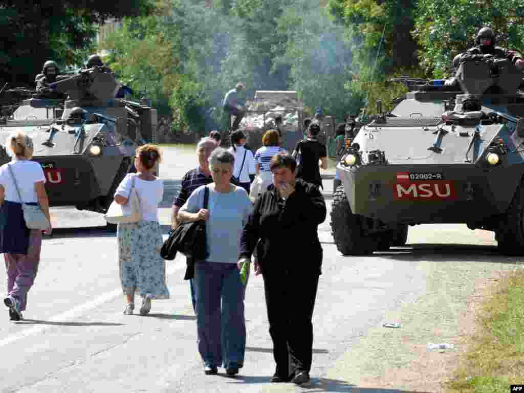 Austrijske snage KFOR-a u blizini sela Rudare, sjever Kosova, 03.08.2011. 