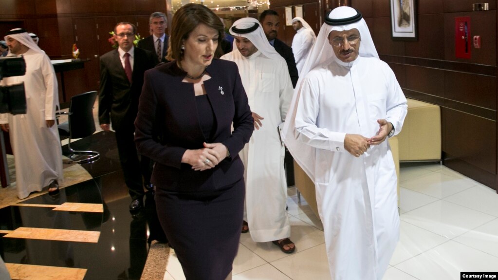 Presidentja e Kosovës, Atifete Jahjaga gjatë biseds me princin e kurorës se EBA-së, Sheikh Muhammed bin Zayed al Nahyan në Dubai 