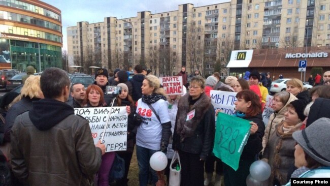 «Вы пад дэкрэтам — пакутуйце!» Магілёвец пра ўмовы адбыцьця пакараньня для асуджаных за наркотыкі.