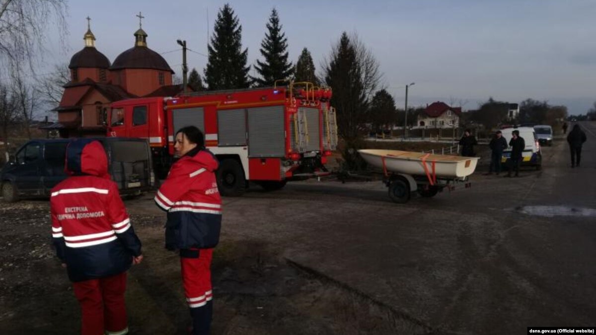 oi5.ru: На Львовщине машина съехала в озеро, 4 погибших На Львовщине машина съехала в озеро, 4 погибших
