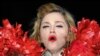 Madonna qeyləri dəstəklədiyinə görə cəzalandırıldı