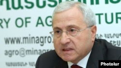 Armenia -- Minister of Agriculture Sergo Karapetian at a press conference, 10Feb2012.