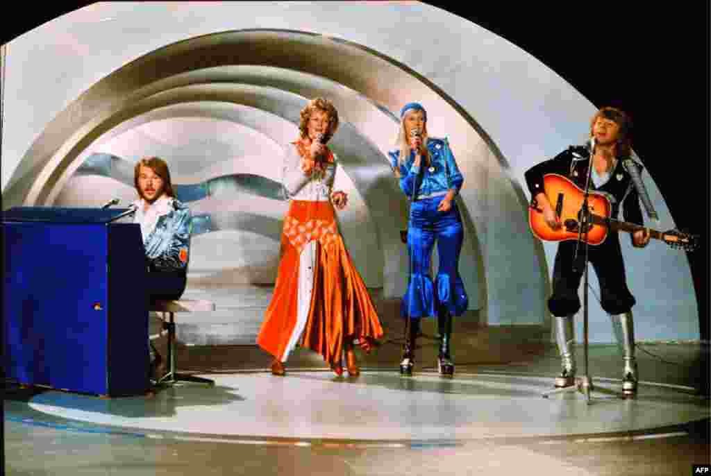 &quot;Eurovisioni&quot; gjithmon&euml; do t&euml; na asocioj&euml; me pop-grupin suedez ABBA, t&euml; cil&euml;t u shquan p&euml;r karrier&euml; nd&euml;rkomb&euml;tare, pas fitores m&euml; 1974 me &quot;Waterloo&quot;.