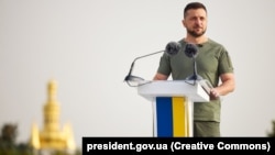 Ուկրաինա - Նախագահ Վլադիմիր Զելենսկին ելույթ է ունենում երկրի Ազգային դրոշի օրվան նվիրված հանդիսությանը, Կիև, 23-ը օգոստոսի, 2022թ․