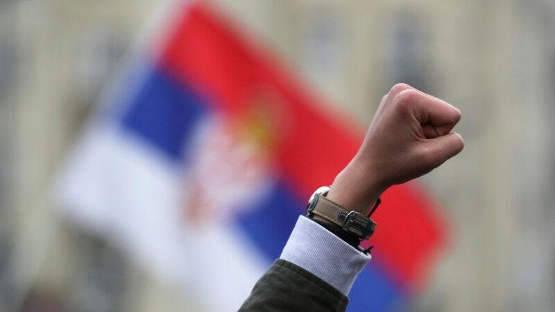 Studenti prava dali Skupštini Srbije potpise za donošenje 'rezolucije ugroženosti Srba u CG'