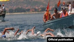 Архивска фотографија: Охридски пливачки маратон.