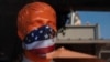 Манекен в защитной маске в торговом центре Citadel Outlets, Калифорния&nbsp;