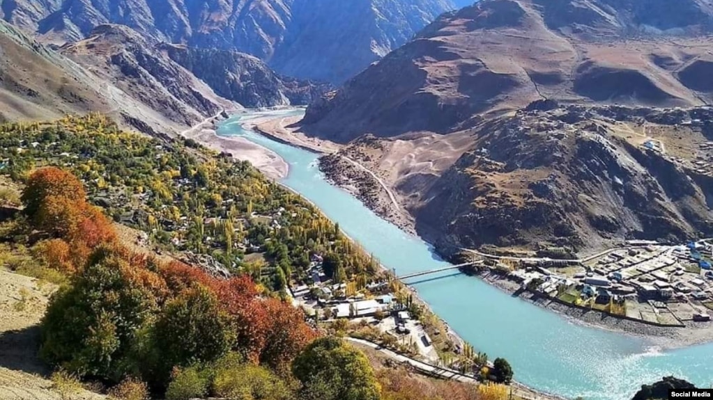 Ҳалокати ду роҳсози чинӣ дар ҳамлаи мусаллаҳона дар Дарвоз