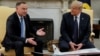 Donald Trump (sağda) Andrzej Dudanı Ağ Evdə qəbul edib