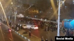 تصویری از تجمع اعتراضی به سرنگونی هواپیما توسط سپاه در تهران
