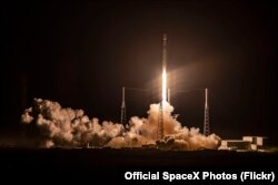 Старт ракети-носія Falcon-9 компанії SpaceX, яка в грудні 2021 року має вивести на орбіту український супутник «Січ-2-30»